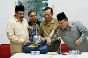 Masyarakat Batam Sumbang Rp 2 Miliar Untuk Korban Gempa di Sumbar ft : Irwansyah