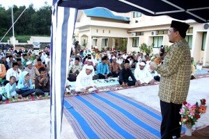 Safari Ramadhan Wawako Dengan Kandepag dan Jamaah Masjid Al-Muttakim di Nongsa ft : Harianto