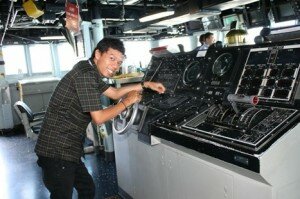 Ruang Kendali Utama USS Howard Picture 330