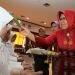 Ketua TP PKK Lepas 13 JCH PKK dan Dharma Wanita Persatuan Kota Batam