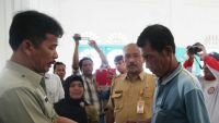 Pemko Batam Bantu 42 KK Korban Angin Puting Beliung di P. Akar