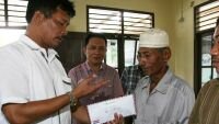 Pemko Batam Serahkan Dana Bantuan Korban Puting Beliung