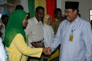 Dahlan salami warga penerima sertifikat-tanah-proda-one_0651