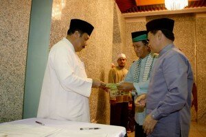 Walikota Tandatantangani Pencanangan Wakaf BWI Perwakilan Kota Batam