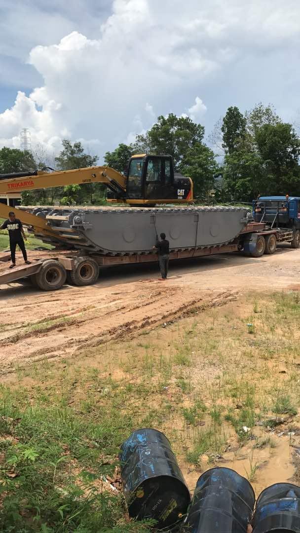 Pemprov Pinjamkan 4 Ekskavator Atasi Banjir Batam