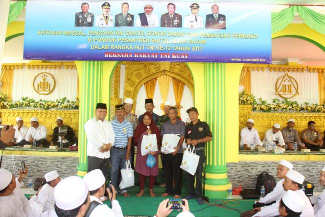 Tanam Pohon Hingga Khitan Massal Warnai TMMD di Galang