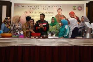 Ketua GOW Hadirkan Chef Nasional Ajarkan Ibu-ibu Batam Memasak