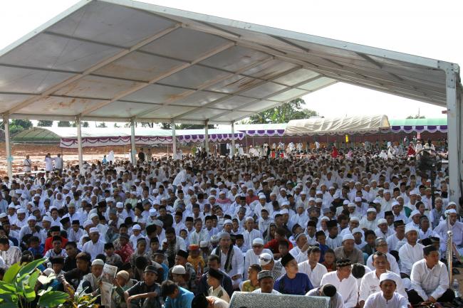 Puluhan Ribu Masyarakat Batam Doa Berkah Pembangunan Masjid