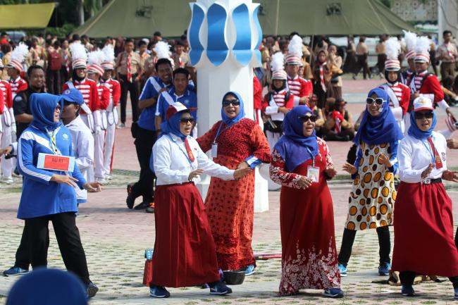 Ibu-ibu Sosialisasi Program PKK Melalui Pertunjukan Drama