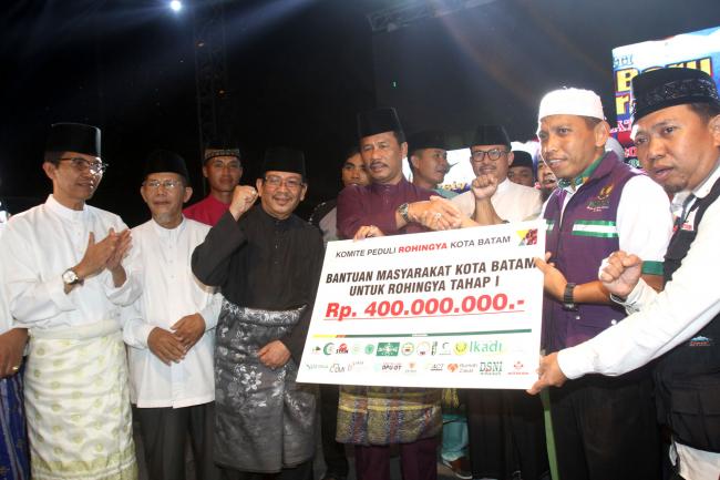 Rp 400 Juta "Hadiah" Tahun Baru dari Batam untuk Rohingya