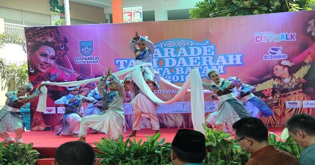 Sanggar Wan Sendari Borong Juara di Parade Tari Daerah 2016